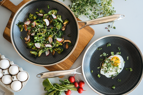Jak dbać o swoją nieprzywierającą patelnię hybrydową ONYX Cookware