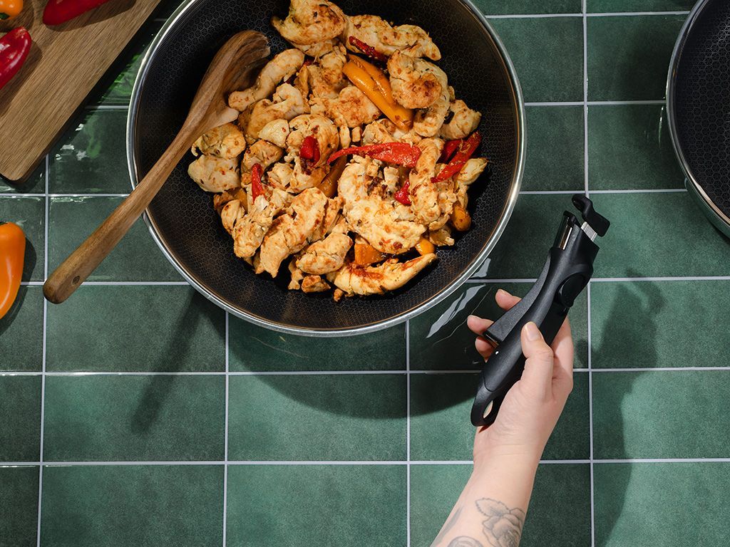 SADA WOK S ODJÍMATNÝM RUKOJETEM 30CM - 2